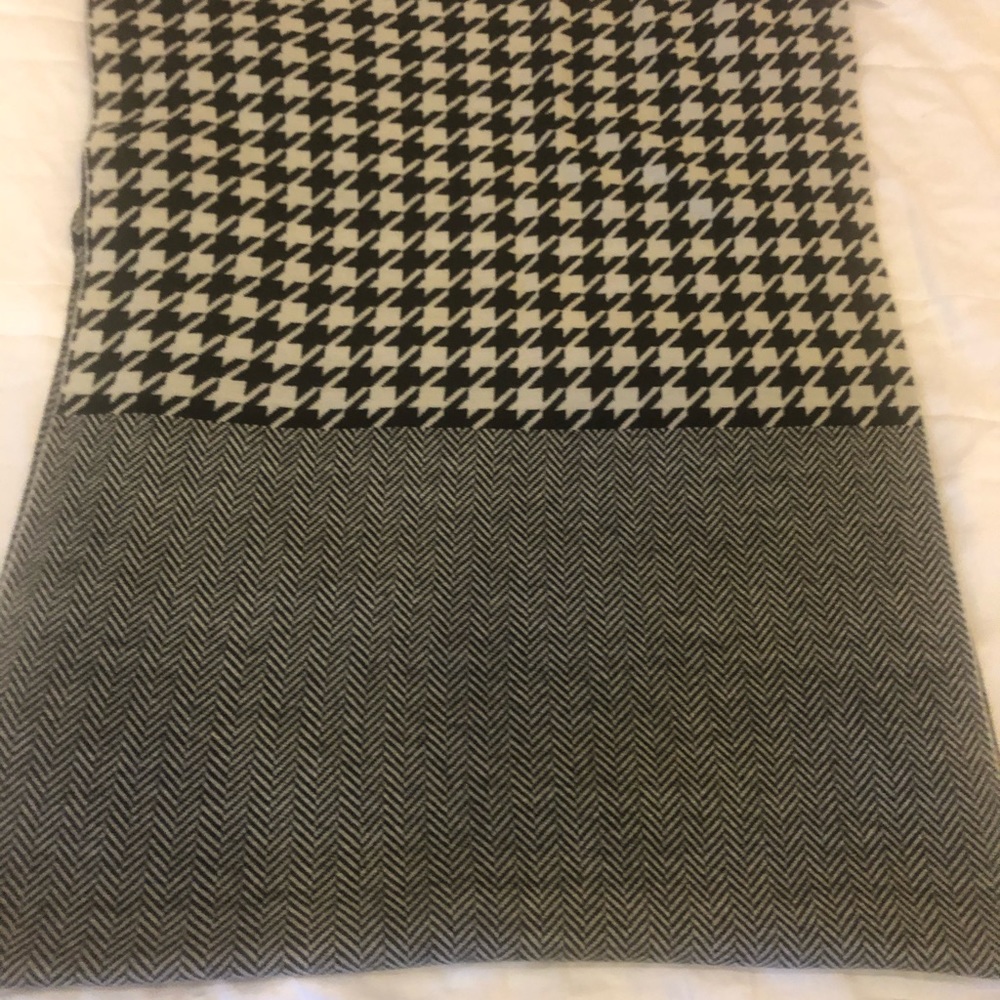 Ann Taylor Houndstooth/color block Blanket Scarf